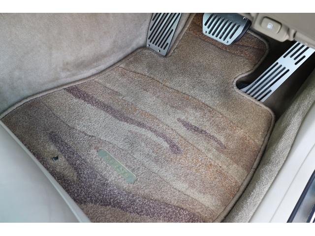 クラウンマジェスタ １０周年記念特別仕様車　後期型／特別限定車／サンルーフ／本革シート／純正ナビ／禁煙車／後席リクライニング／電動サンシェード／保冷庫／クルーズコントロール／バネサスペンション／ボンネットマスコット／車検整備付（53枚目）
