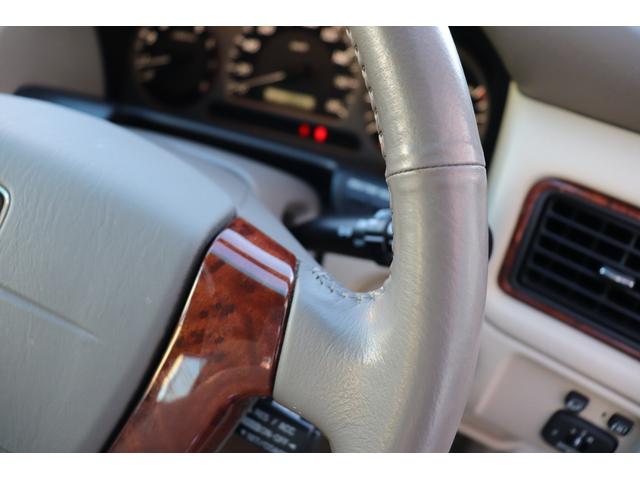 クラウン ロイヤルサルーン　プレミアム　後期型／特別限定車／後席リクライニング／リア電動サンシェード／純正ナビ／クルーズコントロール／ＥＴＣ／車検整備付（47枚目）