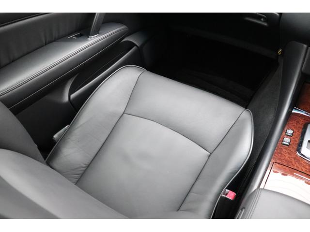 ����ȍ��ʂł��B�Y��ȏ�Ԃł��B�V�[�g�q�[�^�[�������Ă���܂��B