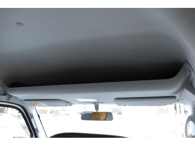 �V��ɂ͕�����𑕔����Ă���܂��B