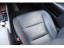 運転席座面です。走行に比例して綺麗な状態です。