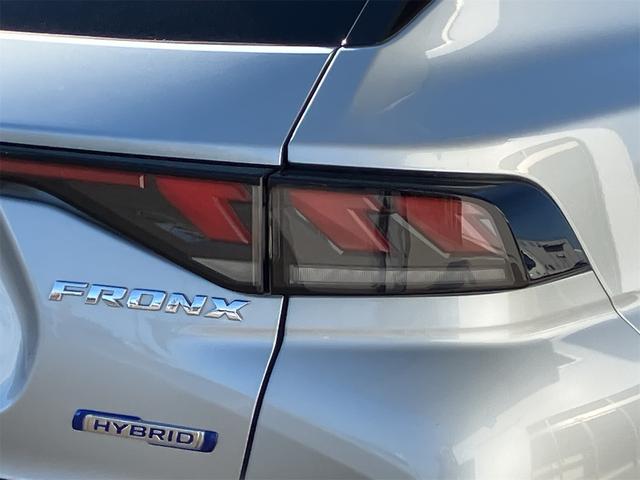 フロンクス ベースグレード　全方位モニター　メモリーナビ　オートクルーズ　ＵＳＢ接続可　スマートキー　ライトレベライザー　プッシュスタート　パドルシフト　オートライト　シートヒーター　ＬＥＤヘッドライト　純正アルミ　特別色（18枚目）