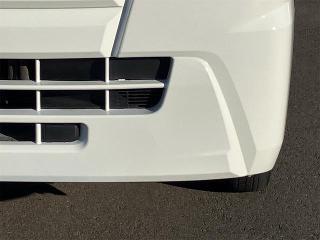 サンバートラック ＴＢ　５速マニュアル　ＡＭＦＭラジオ　ライトレベライザー　ＡＢＳ　運転席側エアバッグ　エアコン　パワーステアリング　三方開　最大積載量３５０ｋｇ（9枚目）