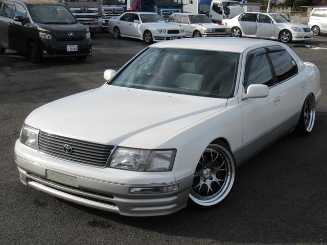 セルシオ Ｃ仕様　ＳＳＲ１９インチＡＷ　ＲＳ－Ｒ車高調公認　社外マフラー　Ｔ－ＤＥＭＡＮＤロアアーム　社外タイロッドエンド　前席パワーシート　ＥＴＣ（3枚目）