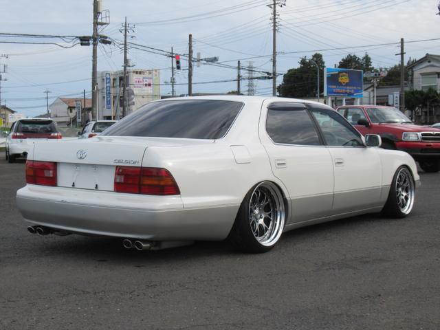 セルシオ Ｃ仕様　ＳＳＲ１９インチＡＷ　ＲＳ－Ｒ車高調公認　社外マフラー　Ｔ－ＤＥＭＡＮＤロアアーム　社外タイロッドエンド　前席パワーシート　ＥＴＣ（8枚目）