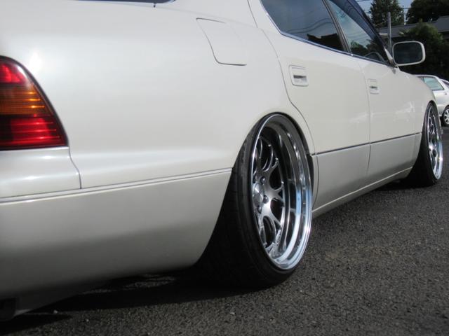 セルシオ Ｃ仕様　ＳＳＲ１９インチＡＷ　ＲＳ－Ｒ車高調公認　社外マフラー　Ｔ－ＤＥＭＡＮＤロアアーム　社外タイロッドエンド　前席パワーシート　ＥＴＣ（14枚目）