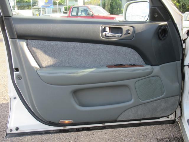 セルシオ Ｃ仕様　ＳＳＲ１９インチＡＷ　ＲＳ－Ｒ車高調公認　社外マフラー　Ｔ－ＤＥＭＡＮＤロアアーム　社外タイロッドエンド　前席パワーシート　ＥＴＣ（65枚目）