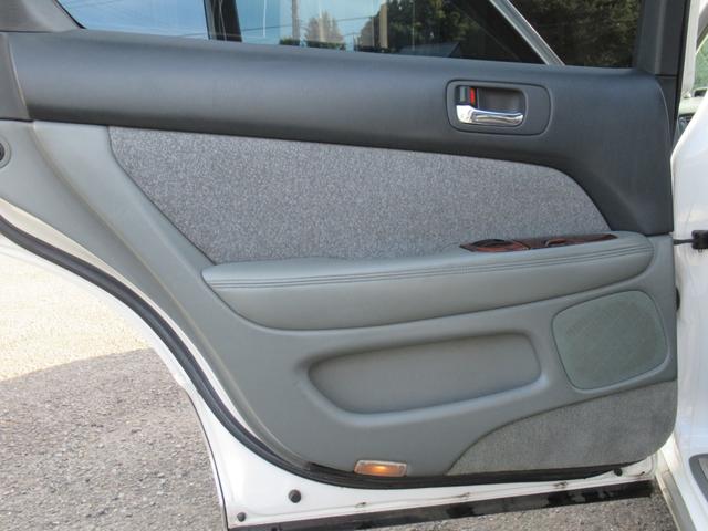 セルシオ Ｃ仕様　ＳＳＲ１９インチＡＷ　ＲＳ－Ｒ車高調公認　社外マフラー　Ｔ－ＤＥＭＡＮＤロアアーム　社外タイロッドエンド　前席パワーシート　ＥＴＣ（67枚目）