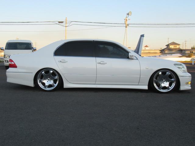 セルシオ eR仕様 純正エアロ 黒皮 マークレビンソン 車高調 クレンツェ20インチ 社外マフラー(12枚目)