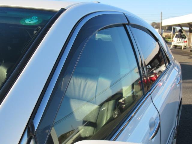 クラウン アスリート　プレミアムエディション　黒皮　サンルーフ　地でぢ　ユーザー様買取直販車　車検令和８年１２月　新車保証書　取説完備（26枚目）