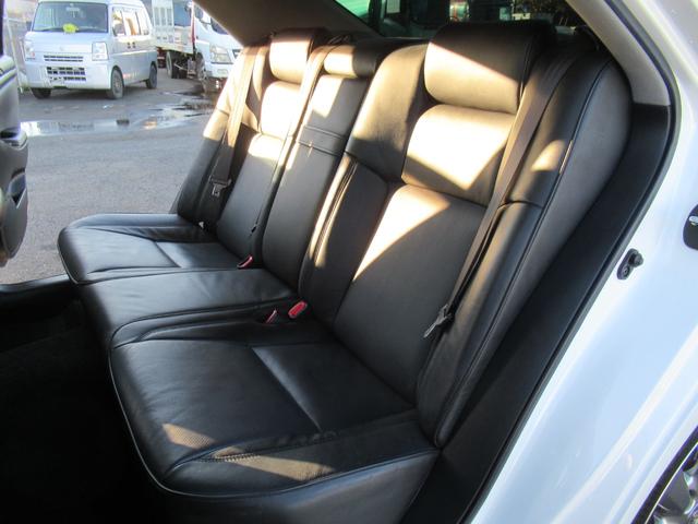 クラウン アスリート　プレミアムエディション　黒皮　サンルーフ　地でぢ　ユーザー様買取直販車　車検令和８年１２月　新車保証書　取説完備（59枚目）