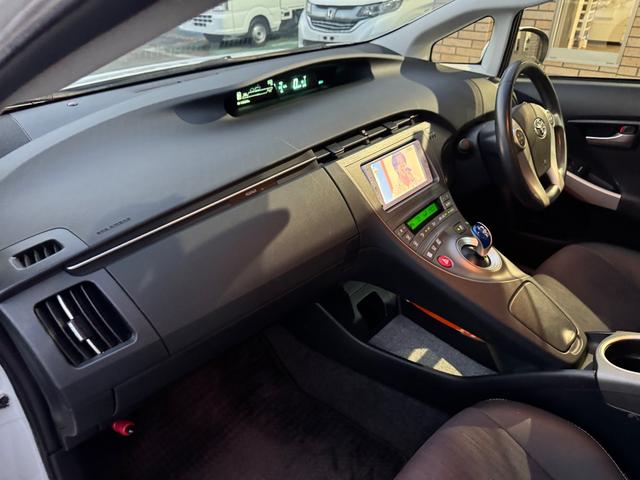 プリウス Ｇ　ナビ・ＴＶ・ＥＴＣ・アイドリングストップ・バックカメラ・クルーズコントロール・オートライト・フォグランプ・Ｂｌｕｅｔｏｏｔｈ・ハーフレザーシート（45枚目）