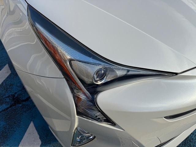 プリウス Sツーリングセレクション ナビ・TV・ETC・アイドリングストップ・クルーズコントロール・ドライブレコーダー・オートライト・オートハイビーム・車線逸脱警報・衝突軽減警報・レザーシート・Bluetooth・シートヒーター(10枚目)