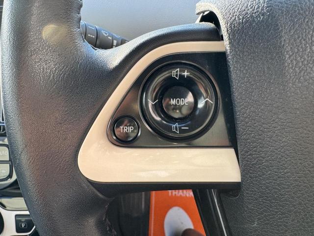 プリウス Sツーリングセレクション ナビ・TV・ETC・アイドリングストップ・クルーズコントロール・ドライブレコーダー・オートライト・オートハイビーム・車線逸脱警報・衝突軽減警報・レザーシート・Bluetooth・シートヒーター(22枚目)