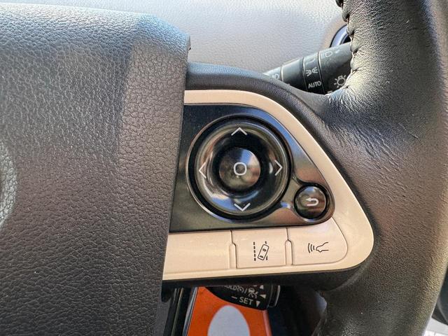 プリウス Sツーリングセレクション ナビ・TV・ETC・アイドリングストップ・クルーズコントロール・ドライブレコーダー・オートライト・オートハイビーム・車線逸脱警報・衝突軽減警報・レザーシート・Bluetooth・シートヒーター(23枚目)