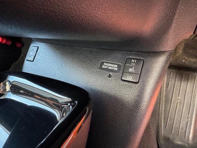 プリウス Sツーリングセレクション ナビ・TV・ETC・アイドリングストップ・クルーズコントロール・ドライブレコーダー・オートライト・オートハイビーム・車線逸脱警報・衝突軽減警報・レザーシート・Bluetooth・シートヒーター(29枚目)