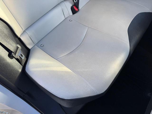 プリウス Sツーリングセレクション ナビ・TV・ETC・アイドリングストップ・クルーズコントロール・ドライブレコーダー・オートライト・オートハイビーム・車線逸脱警報・衝突軽減警報・レザーシート・Bluetooth・シートヒーター(41枚目)