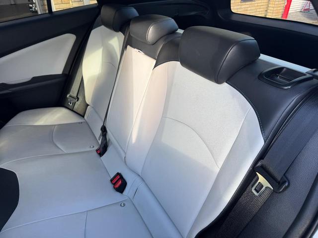 プリウス Sツーリングセレクション ナビ・TV・ETC・アイドリングストップ・クルーズコントロール・ドライブレコーダー・オートライト・オートハイビーム・車線逸脱警報・衝突軽減警報・レザーシート・Bluetooth・シートヒーター(46枚目)