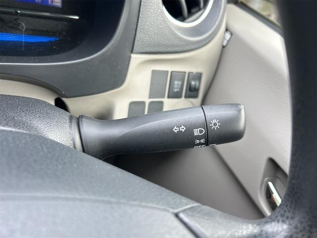 ミライース Ｘ　ＥＴＣ　バックカメラ　ナビ　ＴＶ　キーレスエントリー　アイドリングストップ　電動格納ミラー　ＣＶＴ　盗難防止システム　ＡＢＳ　Ｂｌｕｅｔｏｏｔｈ　衝突安全ボディ　エアコン　パワーステアリング（9枚目）