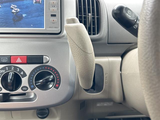 タント Ｘ　電動スライドドア　ナビ　ＴＶ　スマートキー　電動格納ミラー　ベンチシート　ＣＶＴ　盗難防止システム　ＡＢＳ　ＣＤ　アルミホイール　衝突安全ボディ　エアコン　パワーステアリング　パワーウィンドウ（6枚目）