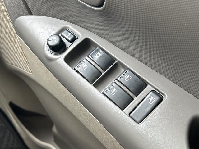 タント Ｘ　電動スライドドア　ナビ　ＴＶ　スマートキー　電動格納ミラー　ベンチシート　ＣＶＴ　盗難防止システム　ＡＢＳ　ＣＤ　アルミホイール　衝突安全ボディ　エアコン　パワーステアリング　パワーウィンドウ（11枚目）