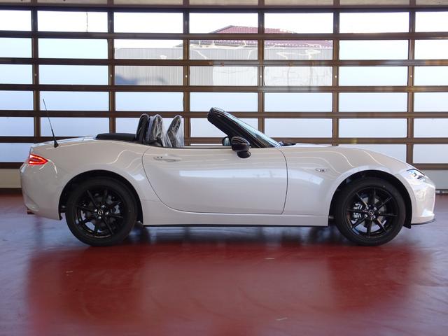 ロードスター Sスペシャルパッケージ 登録済み未使用車 6速MT ツーリングパッケージ フロアマット バックカメラ ナビ用SDカード ボディコーティング ETC シートヒーター レーダークルーズコントロール 純正アルミホイール 衝突軽減(12枚目)