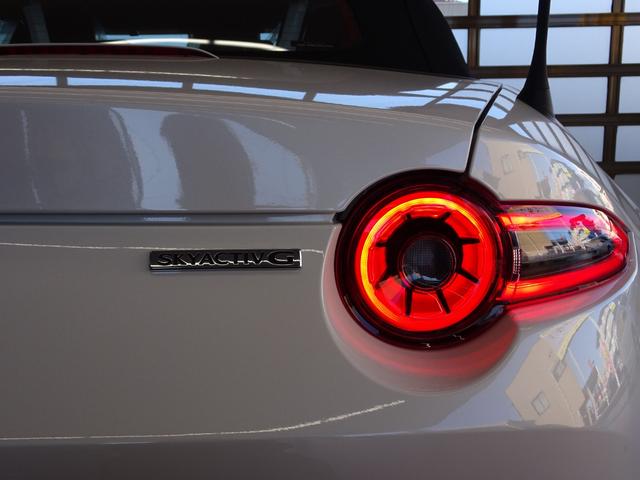 ロードスター Sスペシャルパッケージ 登録済み未使用車 6速MT ツーリングパッケージ フロアマット バックカメラ ナビ用SDカード ボディコーティング ETC シートヒーター レーダークルーズコントロール 純正アルミホイール 衝突軽減(18枚目)