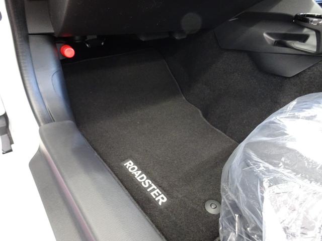 ロードスター Sスペシャルパッケージ 登録済み未使用車 6速MT ツーリングパッケージ フロアマット バックカメラ ナビ用SDカード ボディコーティング ETC シートヒーター レーダークルーズコントロール 純正アルミホイール 衝突軽減(35枚目)