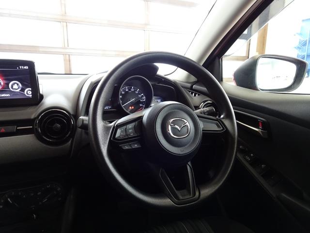ＭＡＺＤＡ２ １５Ｓ　純正ＳＤナビ　ＥＴＣ　フルセグＴＶ　ＣＤ・ＤＶＤ　衝突軽減システム　横滑り防止　パーキングセンサー　アイドリングストップ　レーンアシスト　オートライト　ＬＥＤヘッドライト　前後ドラレコ　フロアマット（3枚目）