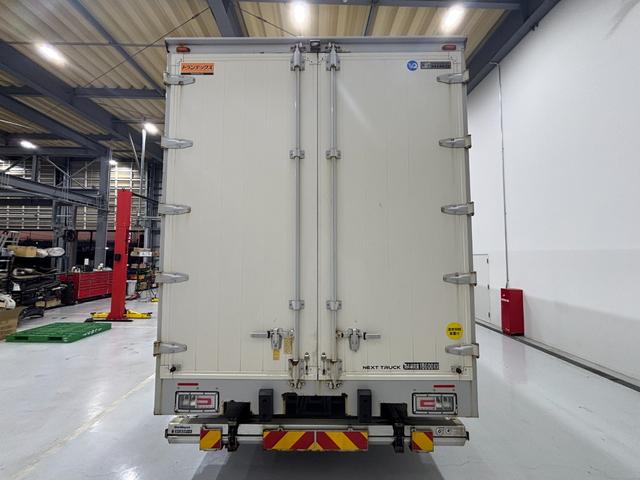 プロフィア 4軸低床・アルミウィング・格納パワーゲート付き・アルミホイール・7MT(3枚目)