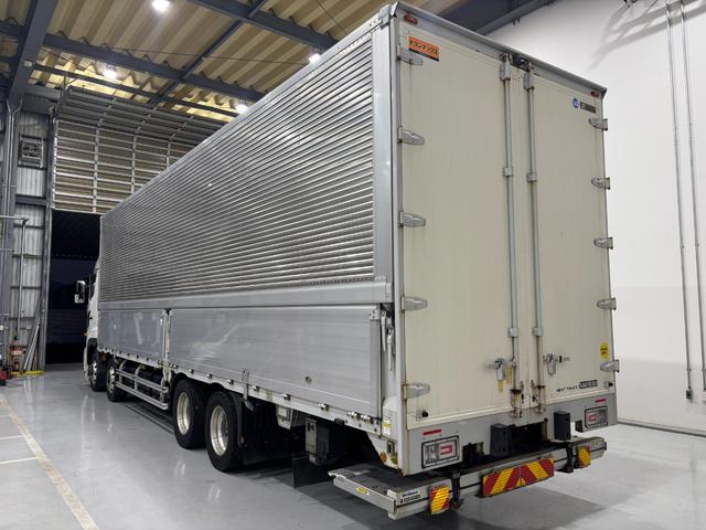 プロフィア 4軸低床・アルミウィング・格納パワーゲート付き・アルミホイール・7MT(9枚目)