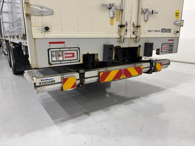 プロフィア 4軸低床・アルミウィング・格納パワーゲート付き・アルミホイール・7MT(27枚目)