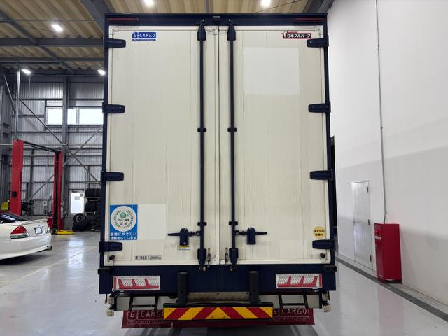 ギガ 4軸低床・アルミウィング・ハイルーフ・アルミホイール・7MT(3枚目)
