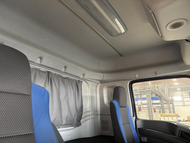 ギガ 4軸低床・アルミウィング・ハイルーフ・アルミホイール・7MT(12枚目)