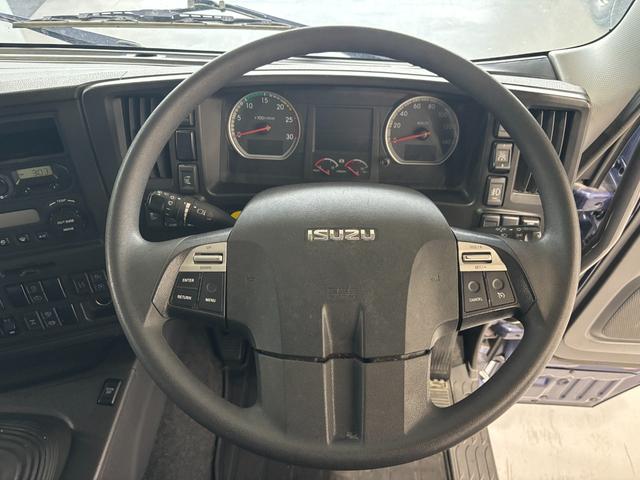 ギガ 4軸低床・アルミウィング・ハイルーフ・アルミホイール・7MT(15枚目)