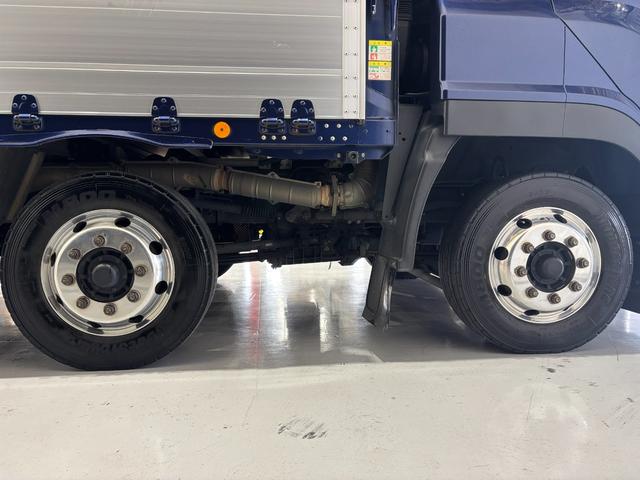 ギガ 4軸低床・アルミウィング・ハイルーフ・アルミホイール・7MT(19枚目)