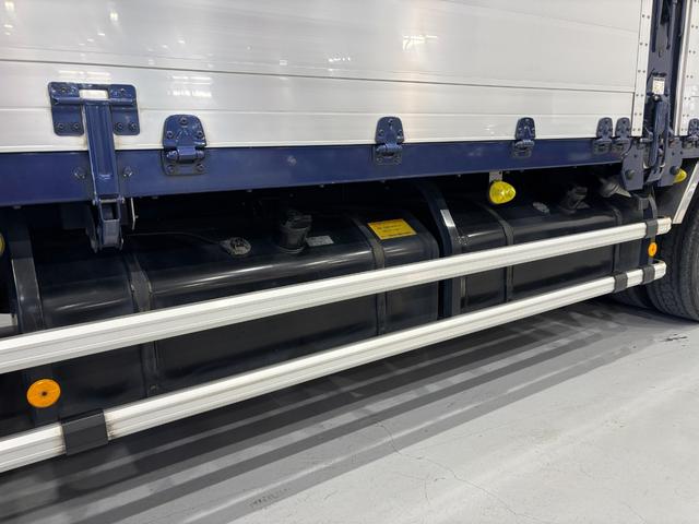 ギガ 4軸低床・アルミウィング・ハイルーフ・アルミホイール・7MT(25枚目)