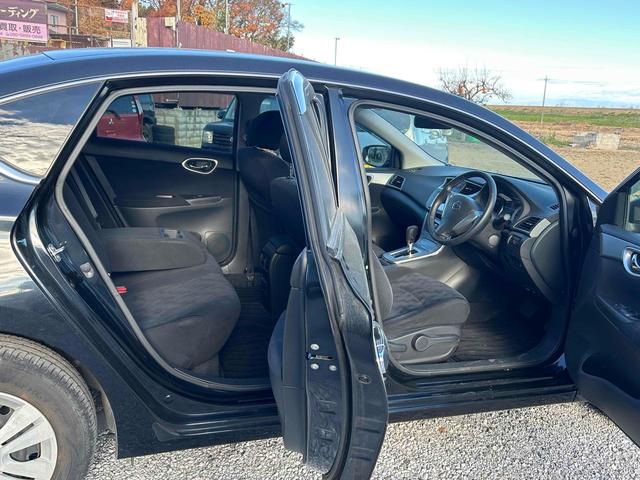 シルフィ Ｘ　バックカメラ　ナビ　ＣＶＴ　スマートキー　電動格納ミラー　電動リアゲート　盗難防止システム　ミュージックプレイヤー接続可　衝突安全ボディ　ＡＢＳ　ＥＳＣ　エアコン　パワーステアリング　パワーウィンドウ（13枚目）