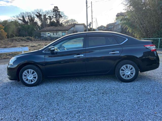 シルフィ Ｘ　バックカメラ　ナビ　ＣＶＴ　スマートキー　電動格納ミラー　電動リアゲート　盗難防止システム　ミュージックプレイヤー接続可　衝突安全ボディ　ＡＢＳ　ＥＳＣ　エアコン　パワーステアリング　パワーウィンドウ（15枚目）