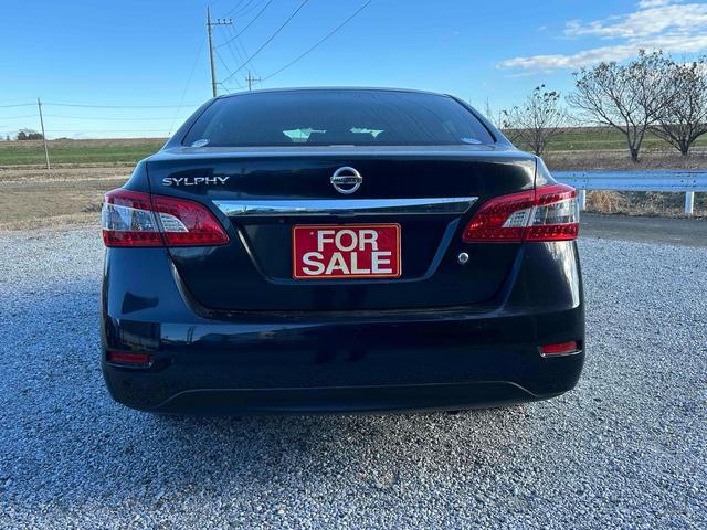 シルフィ Ｘ　バックカメラ　ナビ　ＣＶＴ　スマートキー　電動格納ミラー　電動リアゲート　盗難防止システム　ミュージックプレイヤー接続可　衝突安全ボディ　ＡＢＳ　ＥＳＣ　エアコン　パワーステアリング　パワーウィンドウ（16枚目）