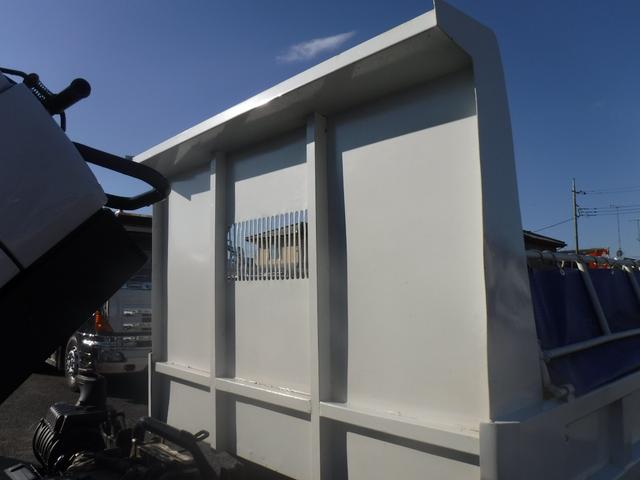 フォワード 　Ｌゲート　ダンプ　３．４５ｔ積載　手動コボレーンＥＴＣ　Ｆ６速ＭＴ　ターボ上物：新明和ＤＲＦ４－１７ＳＹ走行距離：７５，９１９ｋｍ　燃料：軽油※スペアキー無（17枚目）