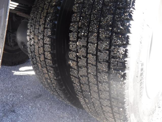 フォワード 　Ｌゲート　ダンプ　３．４５ｔ積載　手動コボレーンＥＴＣ　Ｆ６速ＭＴ　ターボ上物：新明和ＤＲＦ４－１７ＳＹ走行距離：７５，９１９ｋｍ　燃料：軽油※スペアキー無（24枚目）