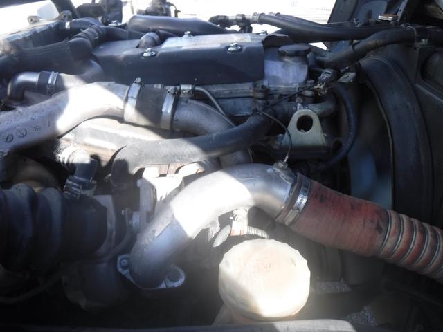 フォワード 　Ｌゲート　ダンプ　３．４５ｔ積載　手動コボレーンＥＴＣ　Ｆ６速ＭＴ　ターボ上物：新明和ＤＲＦ４－１７ＳＹ走行距離：７５，９１９ｋｍ　燃料：軽油※スペアキー無（26枚目）