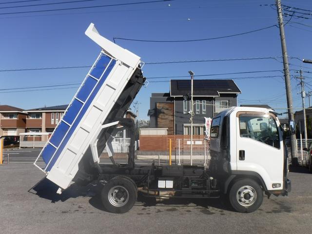 フォワード 　Ｌゲート　ダンプ　３．４５ｔ積載　手動コボレーンＥＴＣ　Ｆ６速ＭＴ　ターボ上物：新明和ＤＲＦ４－１７ＳＹ走行距離：７５，９１９ｋｍ　燃料：軽油※スペアキー無（28枚目）