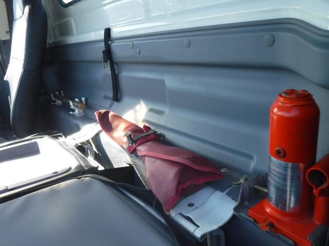 エルフトラック ワイドロング 4段クレーン フックイン2.93t吊ラジコン 3.95t積載 塗装仕上済 ETC F6速MT ターボ工具 ジャッキ 取扱説明書 スペアキー1本(56枚目)