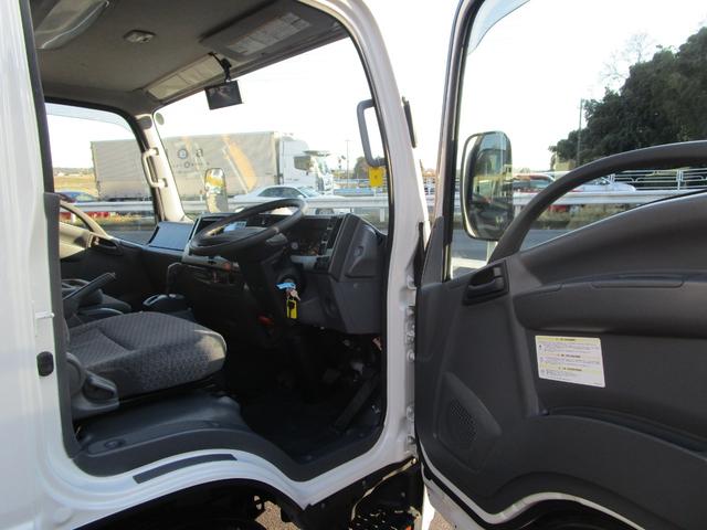 エルフトラック 　冷蔵冷凍　－３０度設定　２室冷凍　スタンバイ２００Ｖ　３．５ｔ積載バックカメラ　ＥＴＣ　写真逸脱装置　車間センサーＡＴターボ冷凍機：東プレ車両総重量：７，３５５ｋｇ　準中型免許工具　ジャッキ（16枚目）