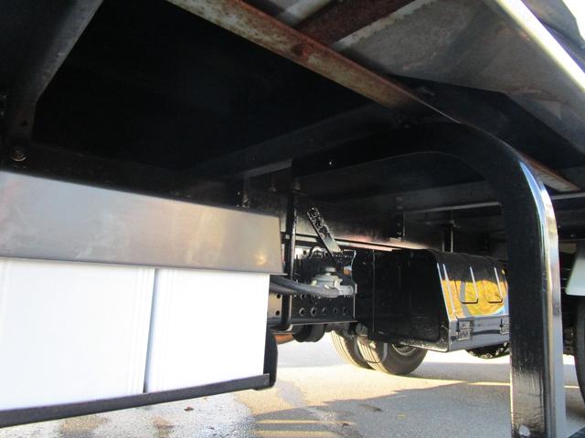 エルフトラック 　冷蔵冷凍　－３０度設定　２室冷凍　スタンバイ２００Ｖ　３．５ｔ積載バックカメラ　ＥＴＣ　写真逸脱装置　車間センサーＡＴターボ冷凍機：東プレ車両総重量：７，３５５ｋｇ　準中型免許工具　ジャッキ（50枚目）