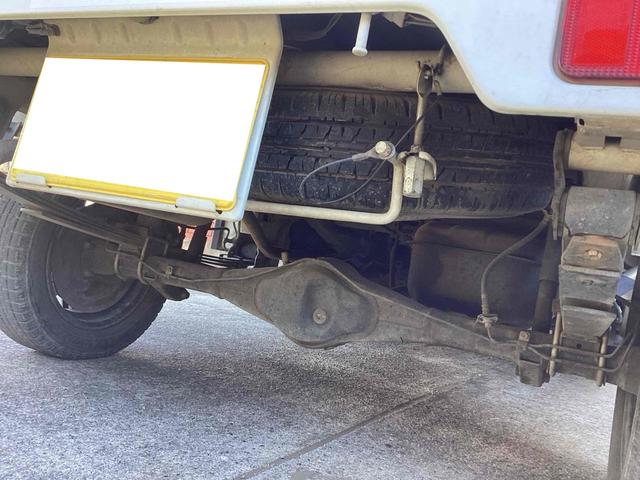 キャリイトラック 　４ＷＤ　ＡＴ　アルミホイール　エアコン　パワーステアリング　運転席エアバッグ　ＣＤ（24枚目）
