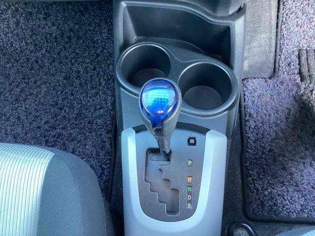 アクア S ETC バックカメラ ナビ TV スマートキー 電動格納ミラー CVT 衝突安全ボディ ABS ESC エアコン パワーステアリング パワーウィンドウ(5枚目)