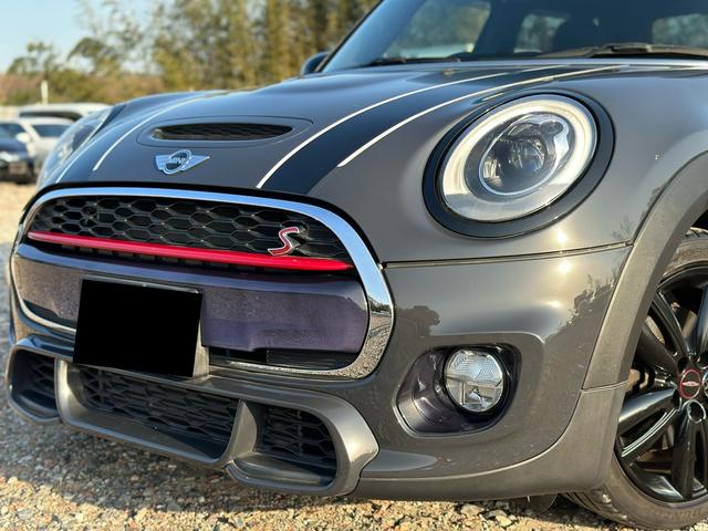 ＭＩＮＩ クーパーＳ　ｗｏｒｋｓパーツ付　クルコン　純正ナビ　バックカメラ　ドライブレコーダー　プッシュスタート（51枚目）